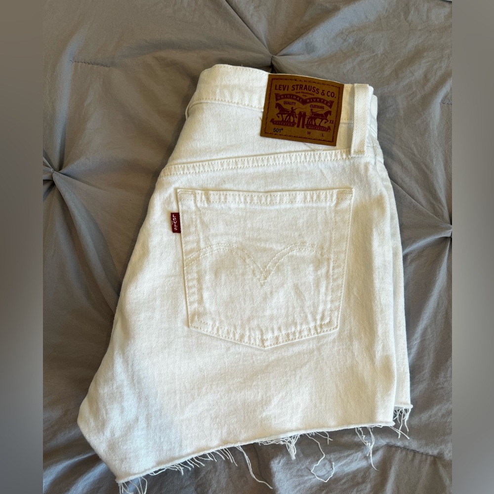 Levi’s 501 white shorts